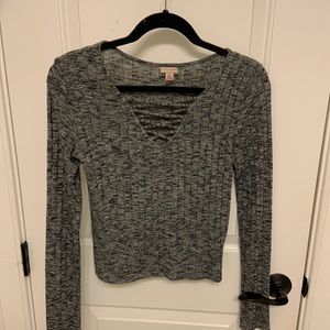 Gray long sleeve crisscross top
